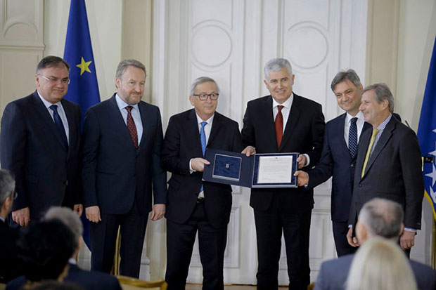 БиХ уручила одговоре Јункера: Српска за европски пут!